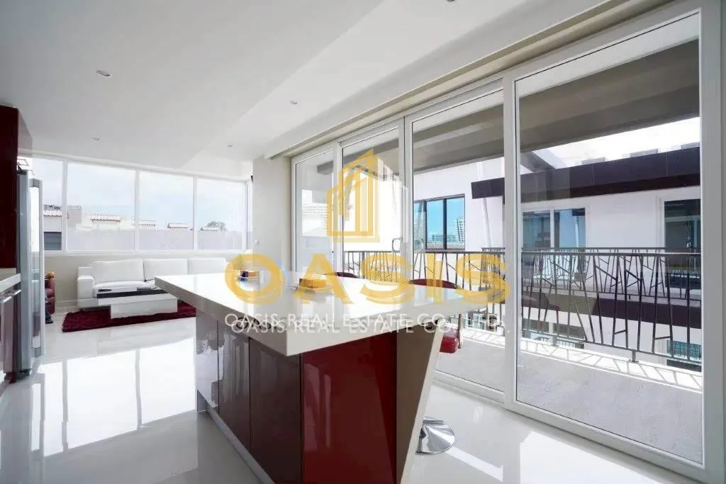 Commercial Luxury Apartment Building for Sale in Pratumnak Soi 5
