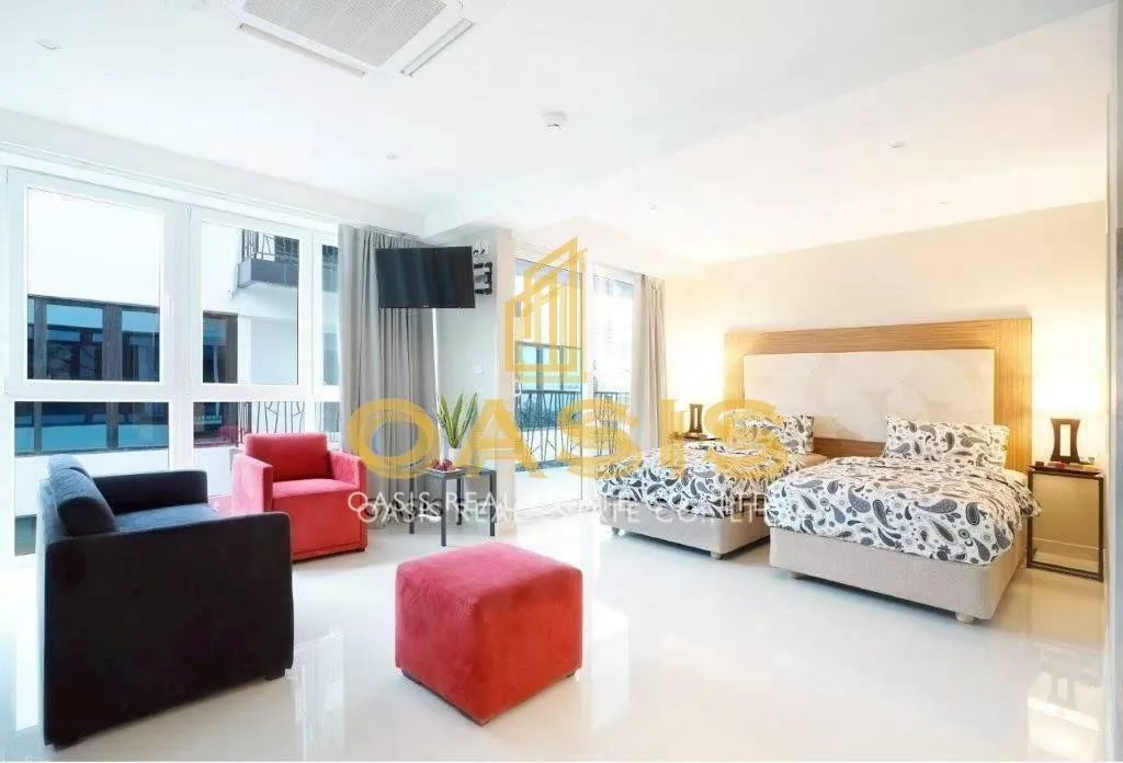 Commercial Luxury Apartment Building for Sale in Pratumnak Soi 5