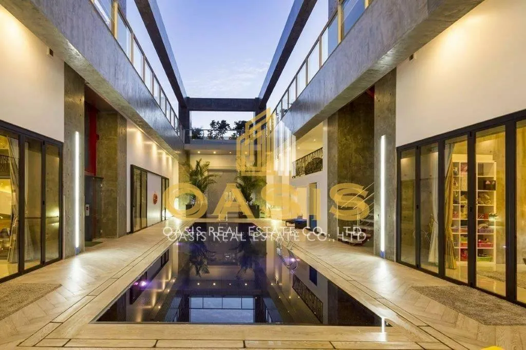 Ultra Luxury 6 bedroom pool villa for sale on Pratumnak soi 5