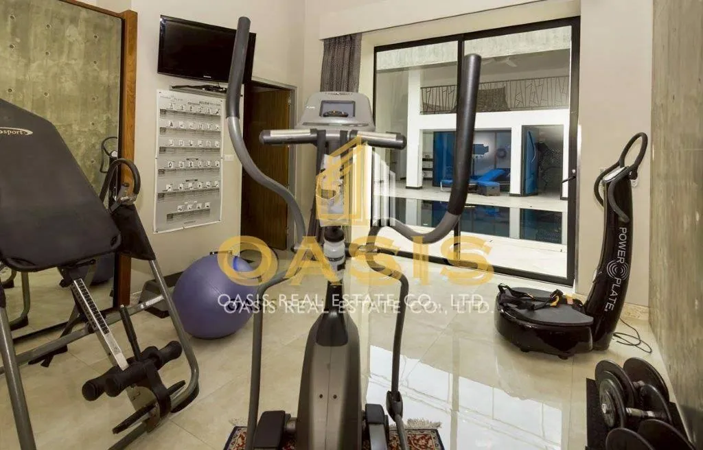 Ultra Luxury 6 bedroom pool villa for sale on Pratumnak soi 5