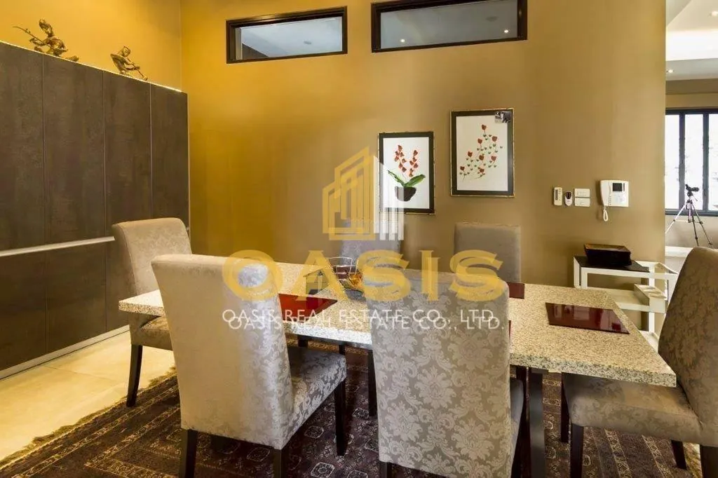 Ultra Luxury 6 bedroom pool villa for sale on Pratumnak soi 5