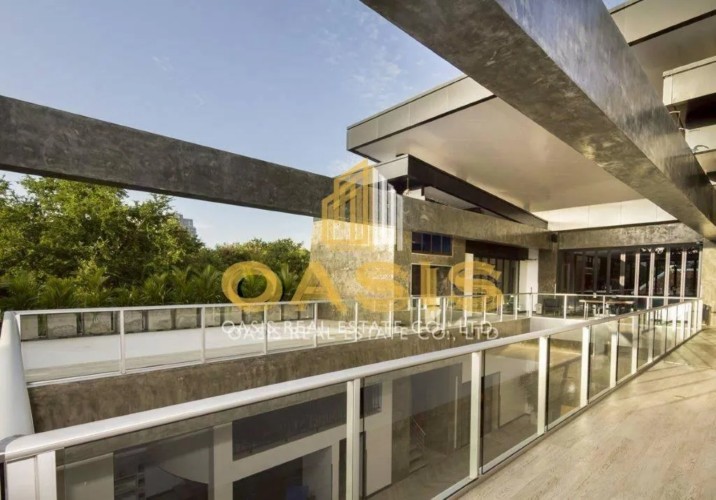 Ultra Luxury 6 bedroom pool villa for sale on Pratumnak soi 5