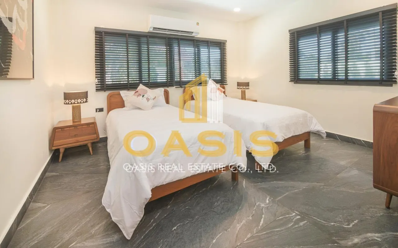 Stunning New Build in Mabprachan Lake - The Village Horseshoe Point FOR SALE