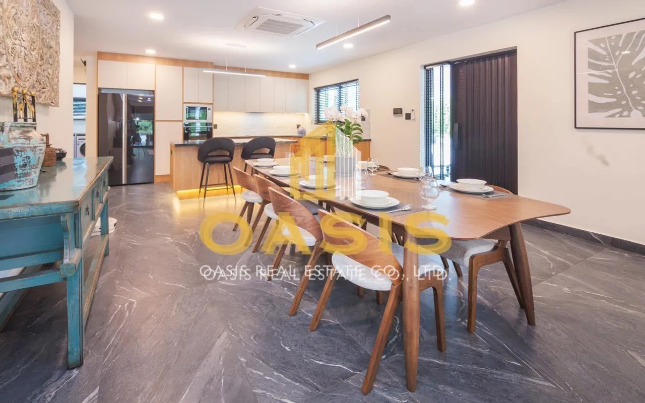 Stunning New Build in Mabprachan Lake - The Village Horseshoe Point FOR SALE
