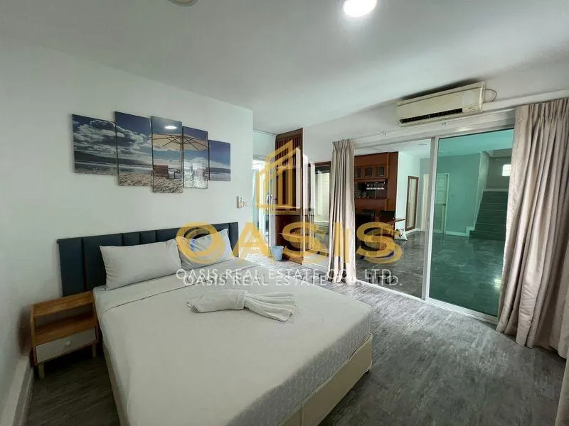 Pool Villa near Jomtien Beach for Sale or Rent