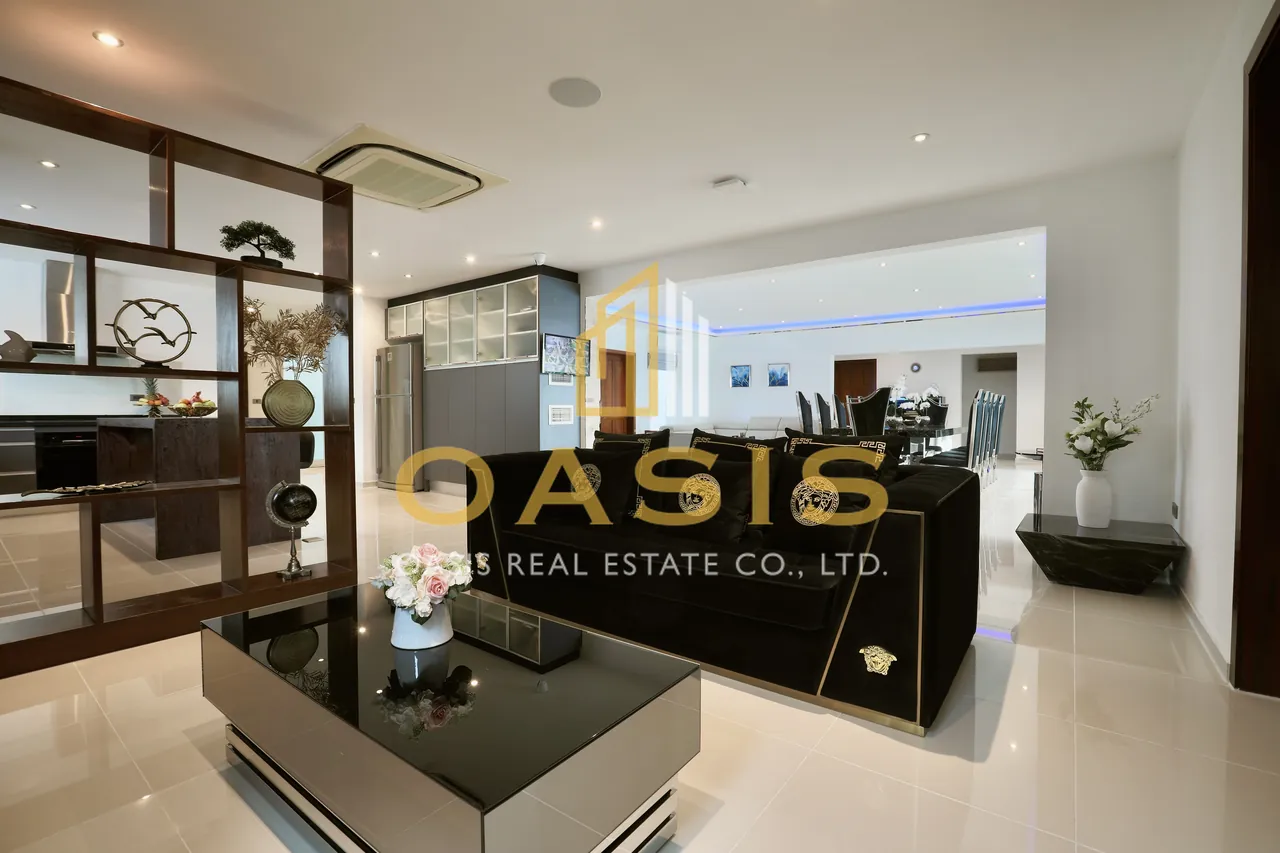Exquisite Pool Villa for Sale Siam Royal View