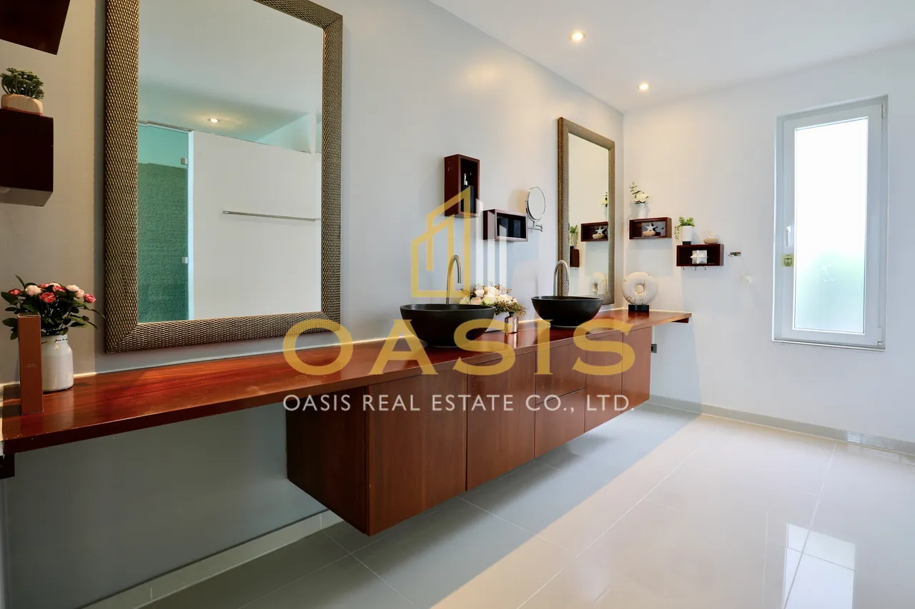 Exquisite Pool Villa for Sale Siam Royal View