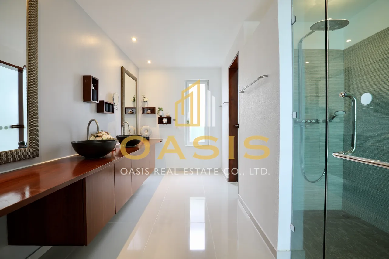 Exquisite Pool Villa for Sale Siam Royal View