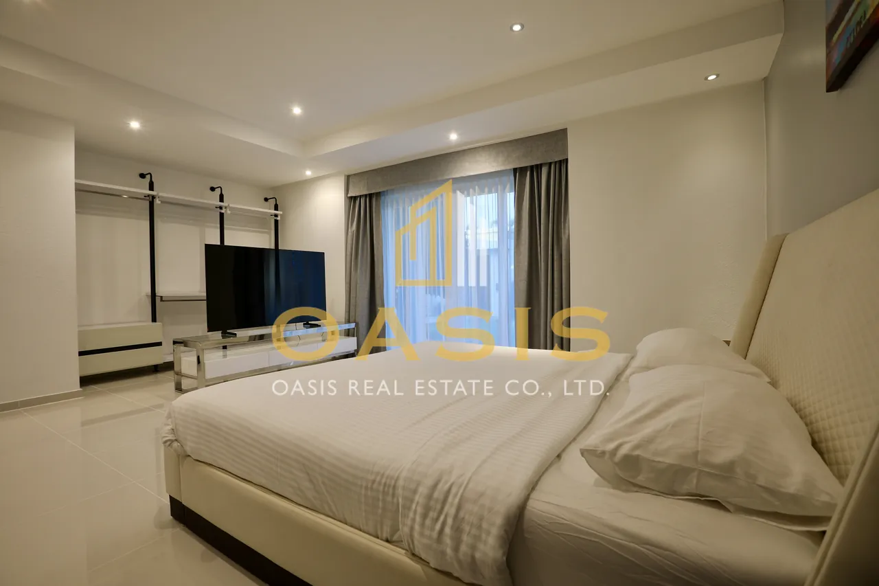 Exquisite Pool Villa for Sale Siam Royal View
