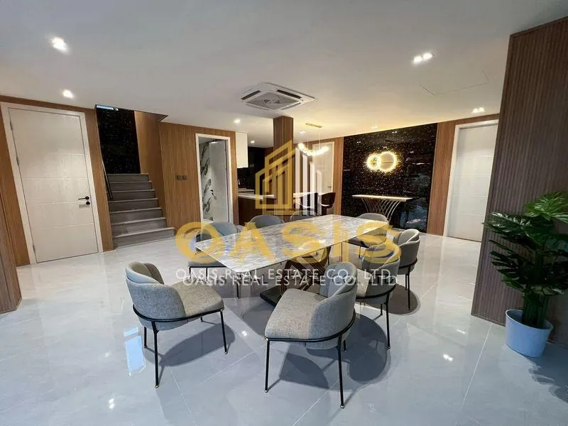 Luxury VIP Pool Villa for SALE