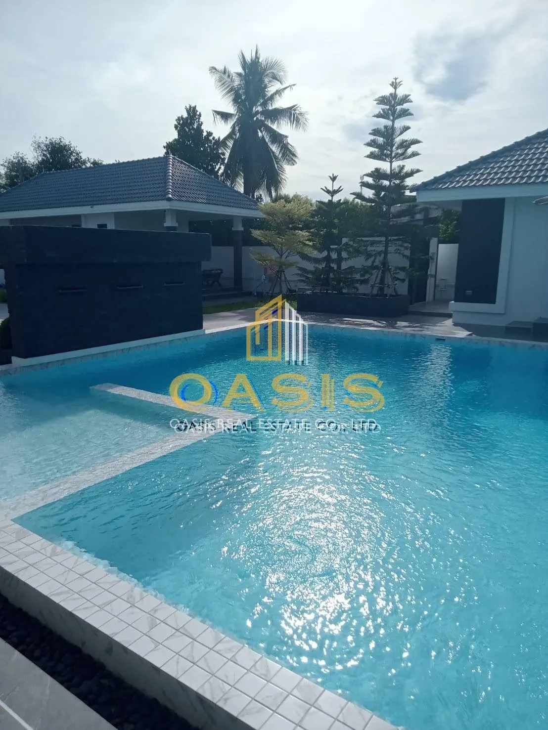 Versatile Estate Near Lake Mabprachan for SALE