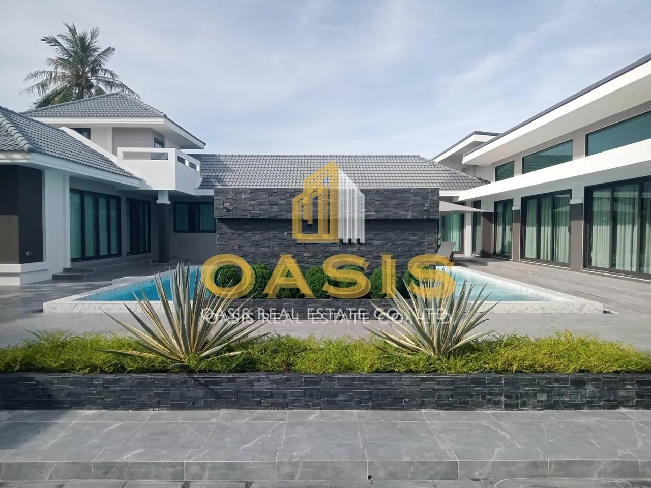 Versatile Estate Near Lake Mabprachan for SALE