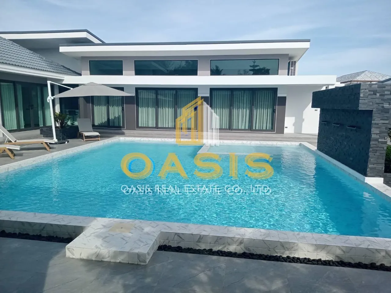 Versatile Estate Near Lake Mabprachan for SALE