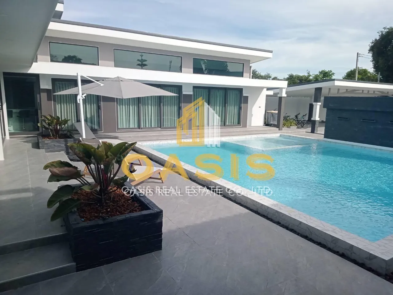 Versatile Estate Near Lake Mabprachan for SALE
