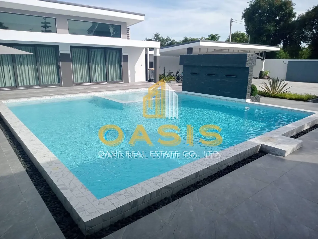 Versatile Estate Near Lake Mabprachan for SALE