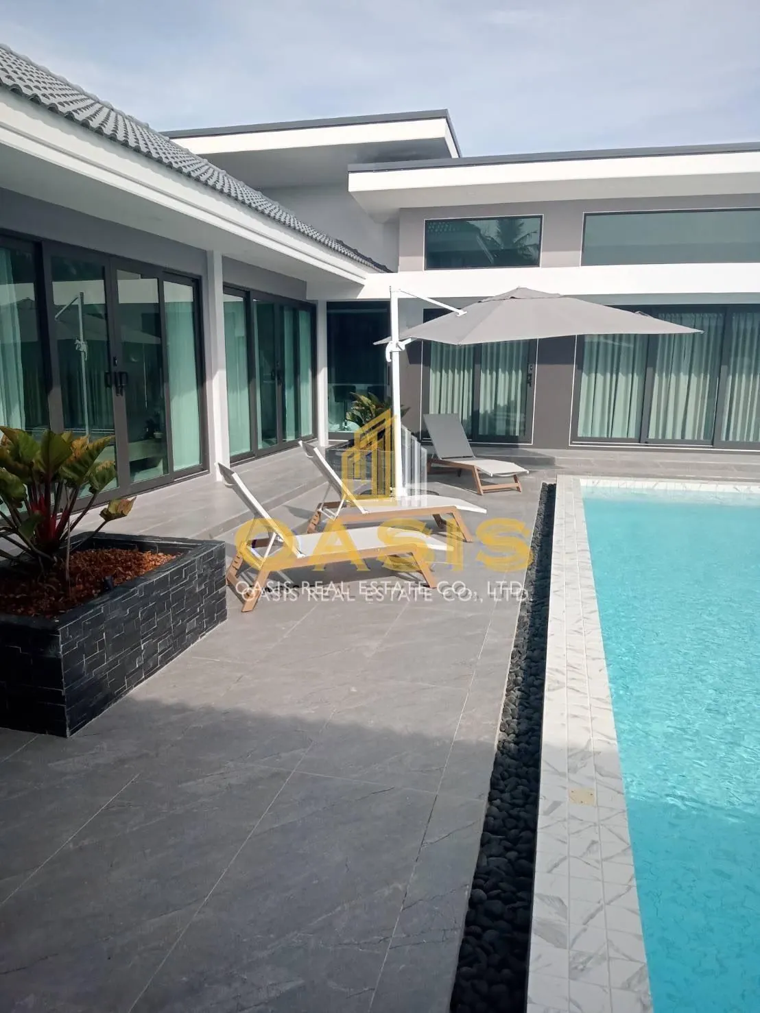 Versatile Estate Near Lake Mabprachan for SALE