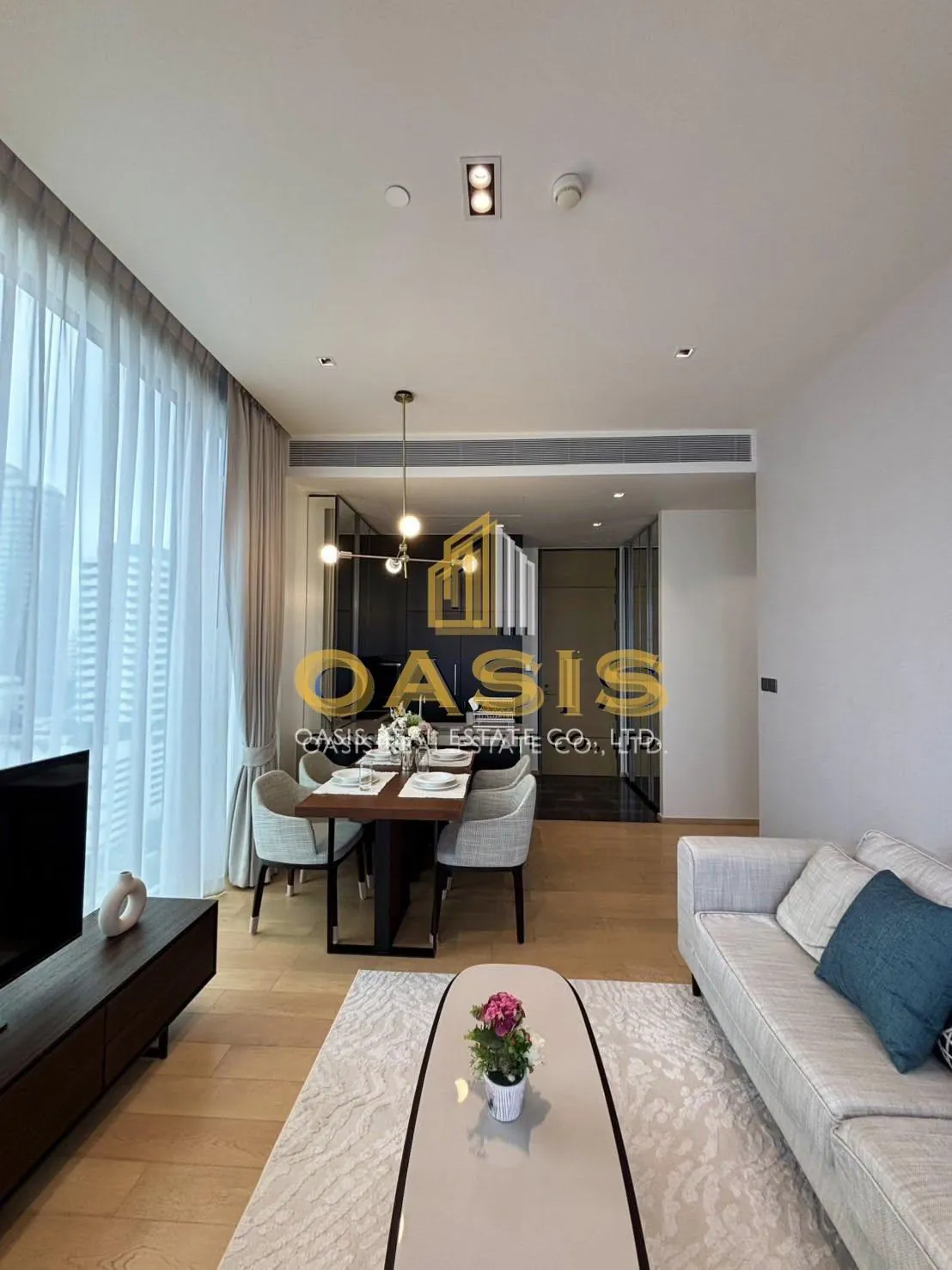 28 Chidlom – Elegant Corner Residence in Bangkok’s Most Prestigious CBD For Rent