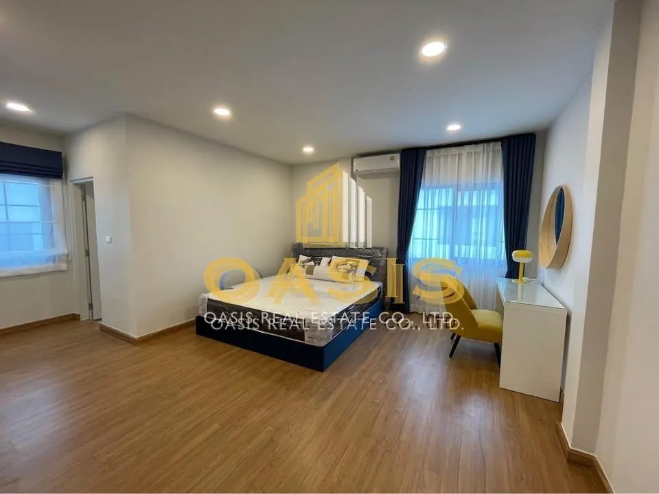 Centro Bangna - For Rent