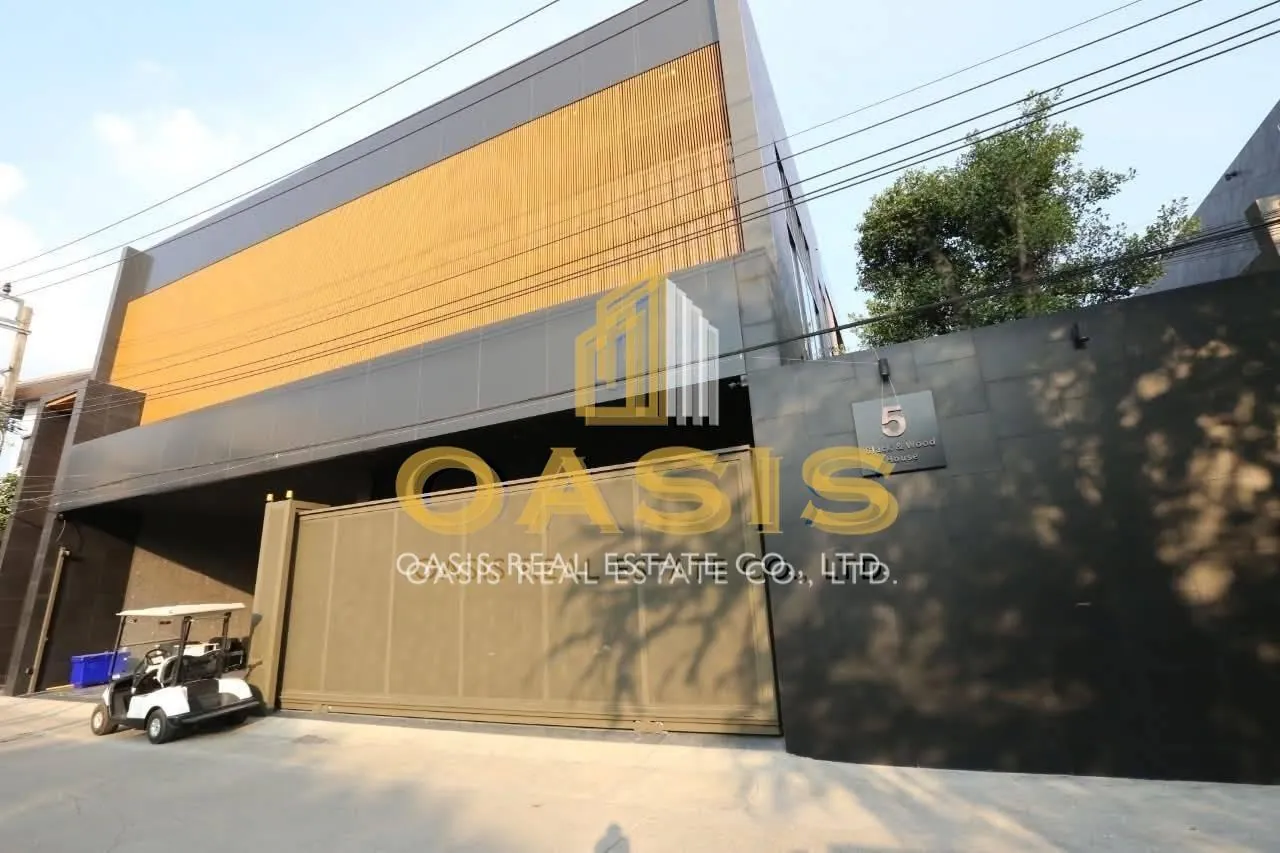 Black & Wood Residence – Modern Luxury Classic Masterpiece for Sale