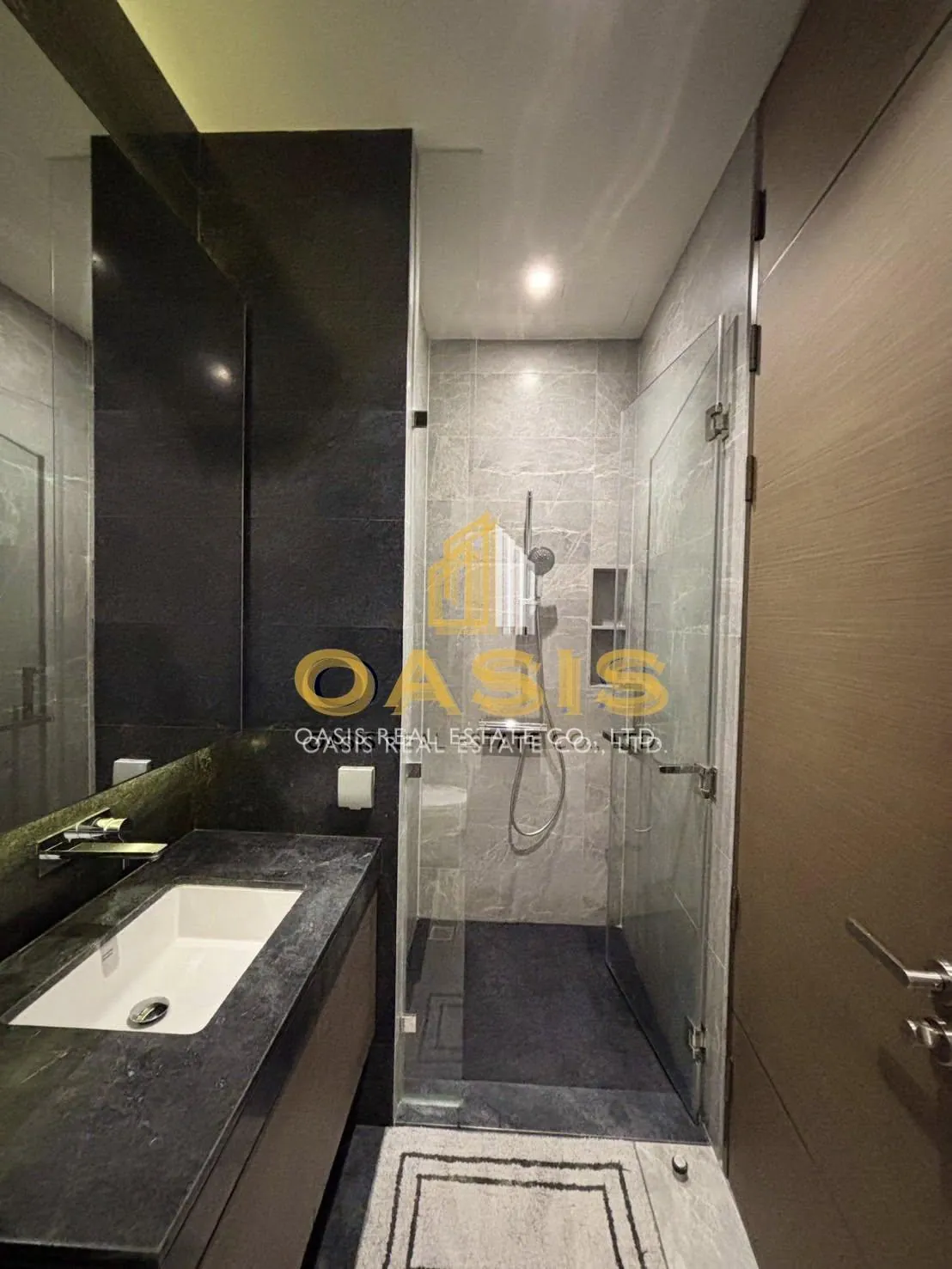 28 Chidlom – Elegant Corner Residence in Bangkok’s Most Prestigious CBD For Rent