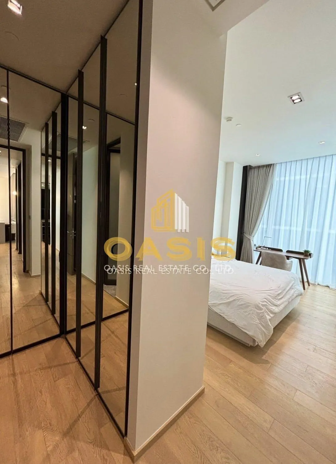 28 Chidlom – Elegant Corner Residence in Bangkok’s Most Prestigious CBD For Rent
