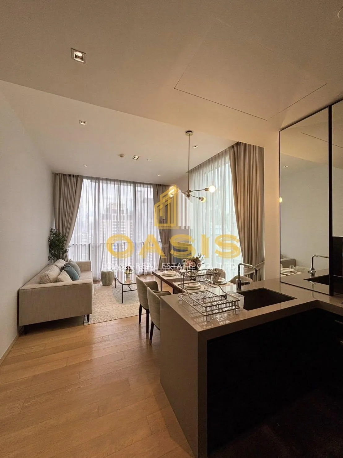 28 Chidlom – Elegant Corner Residence in Bangkok’s Most Prestigious CBD For Rent