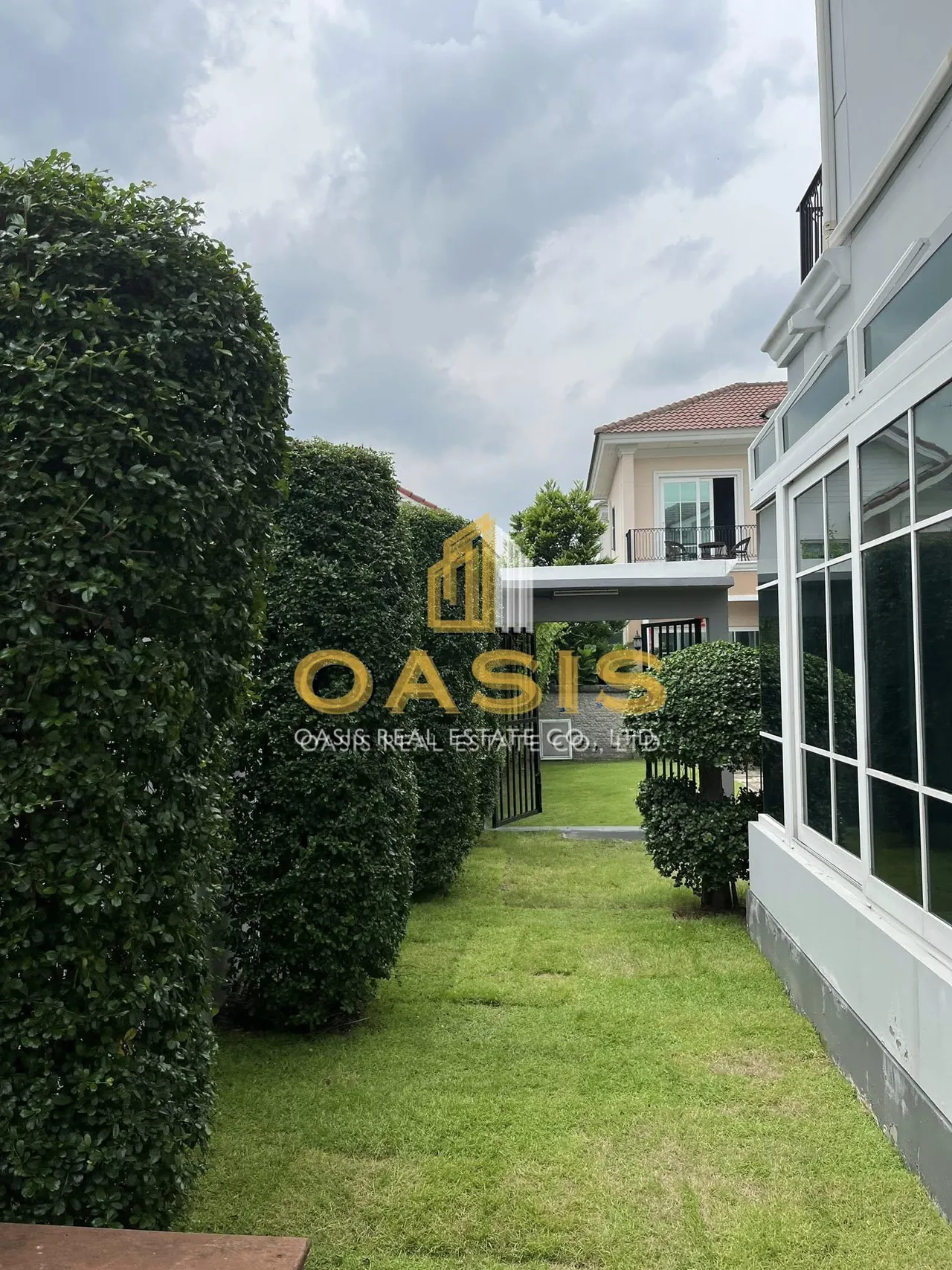 Grandio Ramintra–Wongwaen – Exclusive Corner Home for Rent