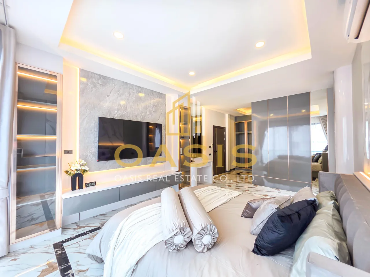 A beautifully renovated 2-storey home for Sale