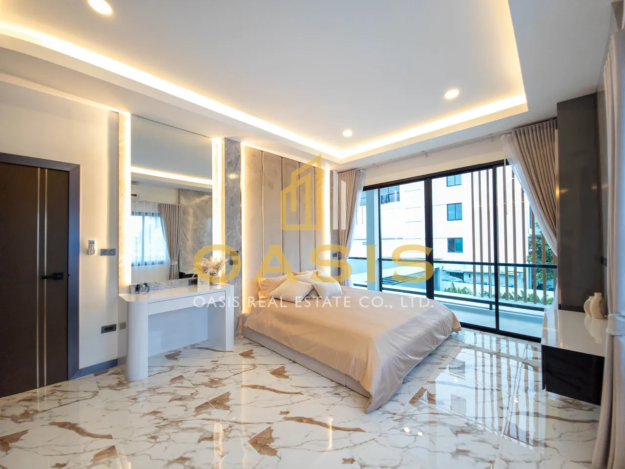 A beautifully renovated 2-storey home for Sale