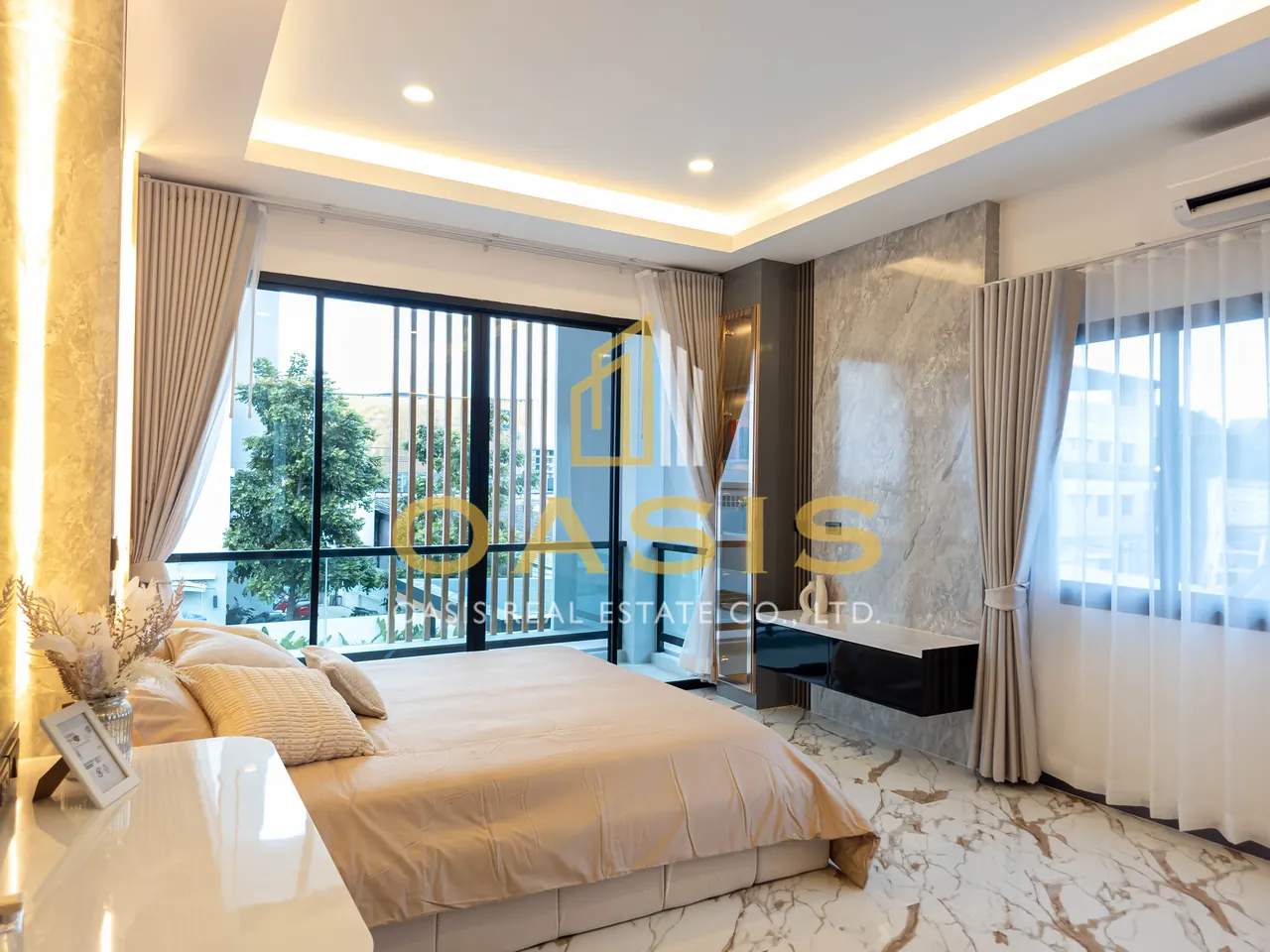 A beautifully renovated 2-storey home for Sale