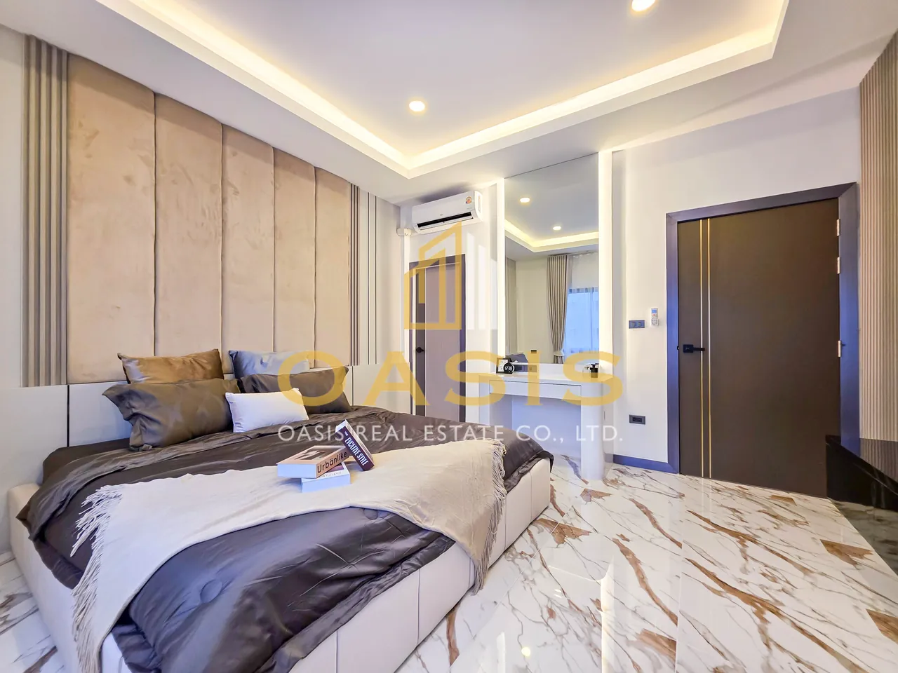 A beautifully renovated 2-storey home for Sale