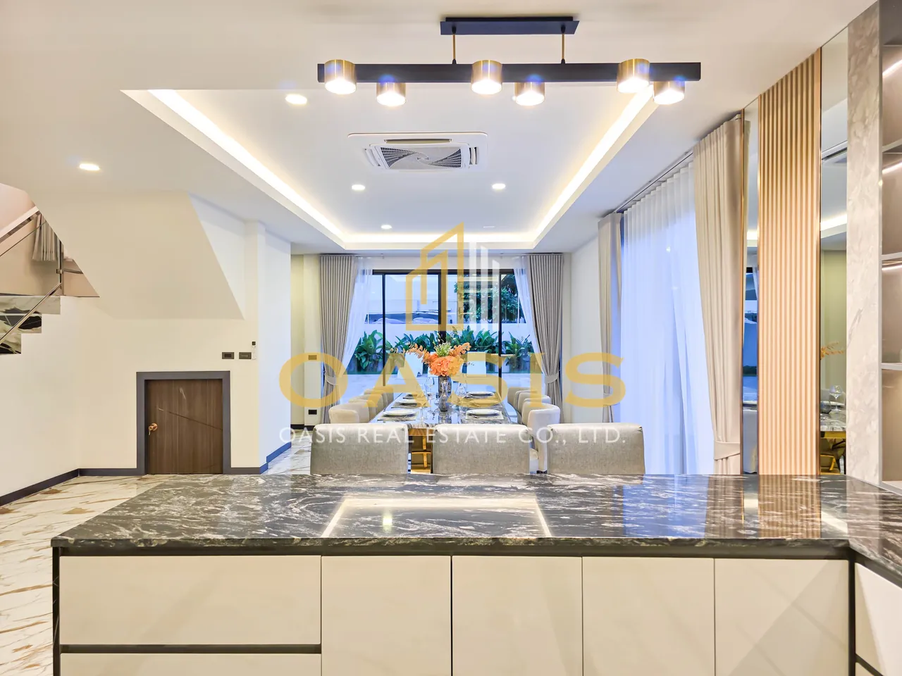 A beautifully renovated 2-storey home for Sale