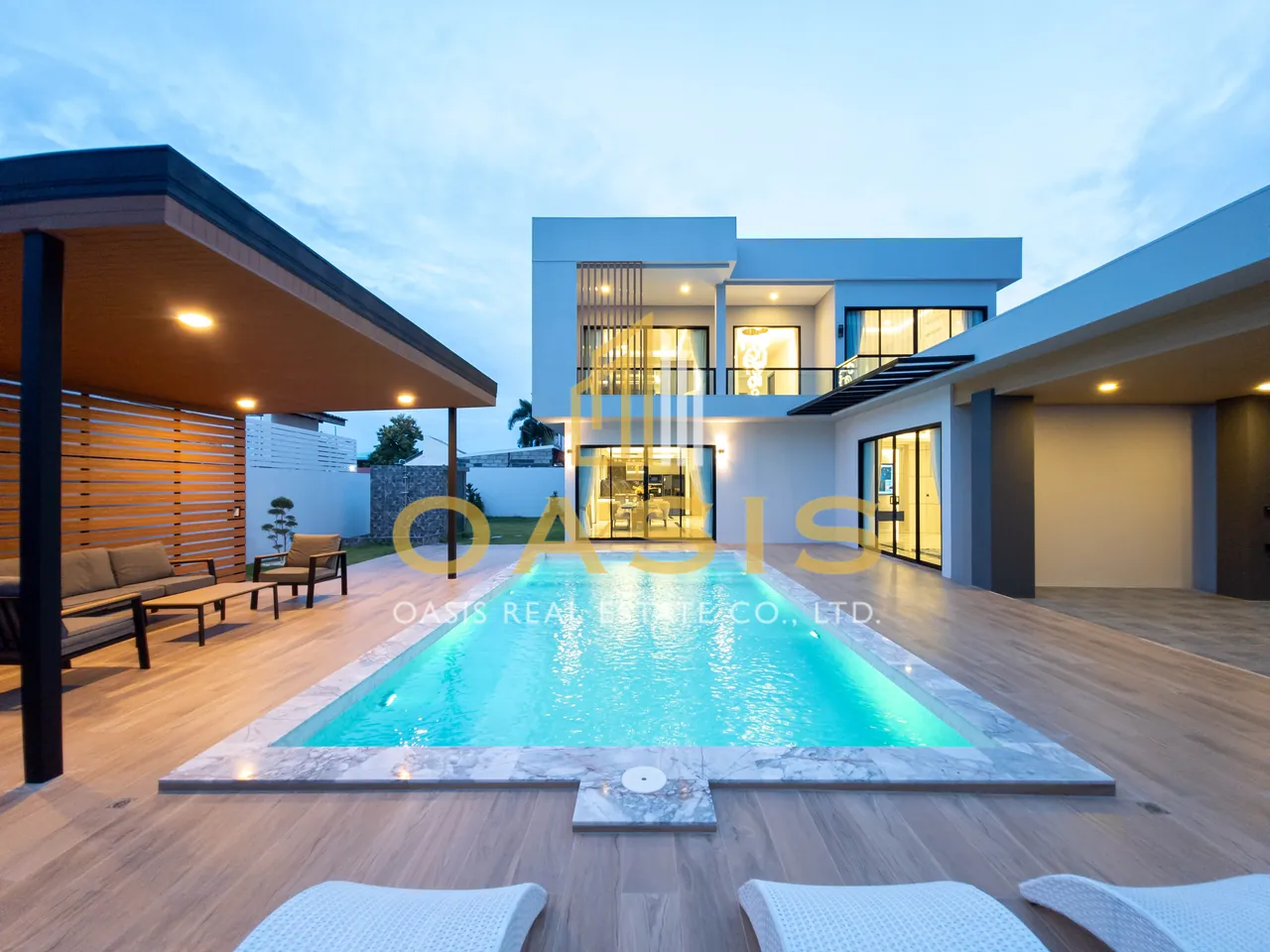 A beautifully renovated 2-storey home for Sale