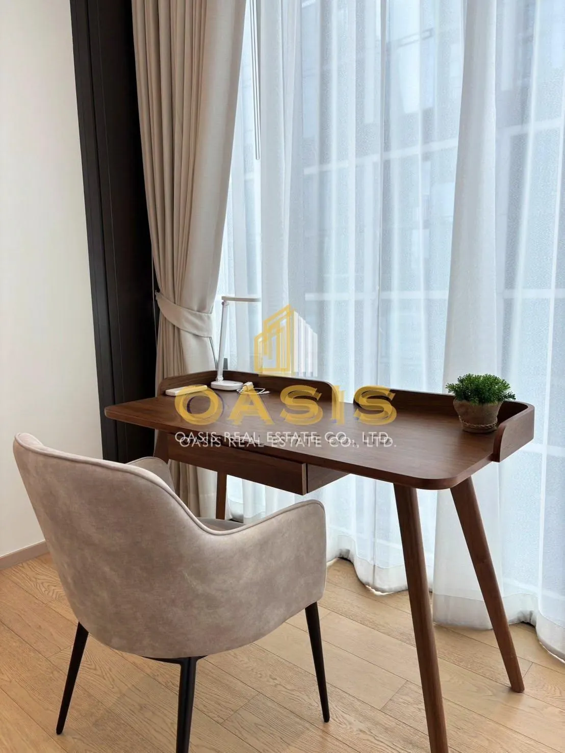 28 Chidlom – Elegant Corner Residence in Bangkok’s Most Prestigious CBD For Rent