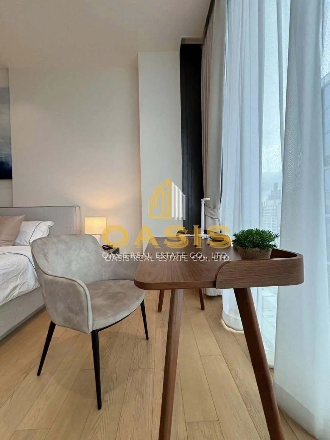 28 Chidlom – Elegant Corner Residence in Bangkok’s Most Prestigious CBD For Rent