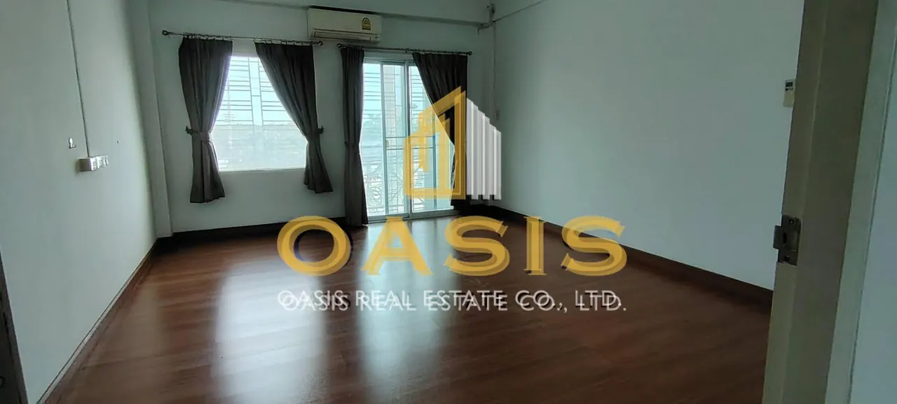 Commercial Building for Sale Bangsaen
