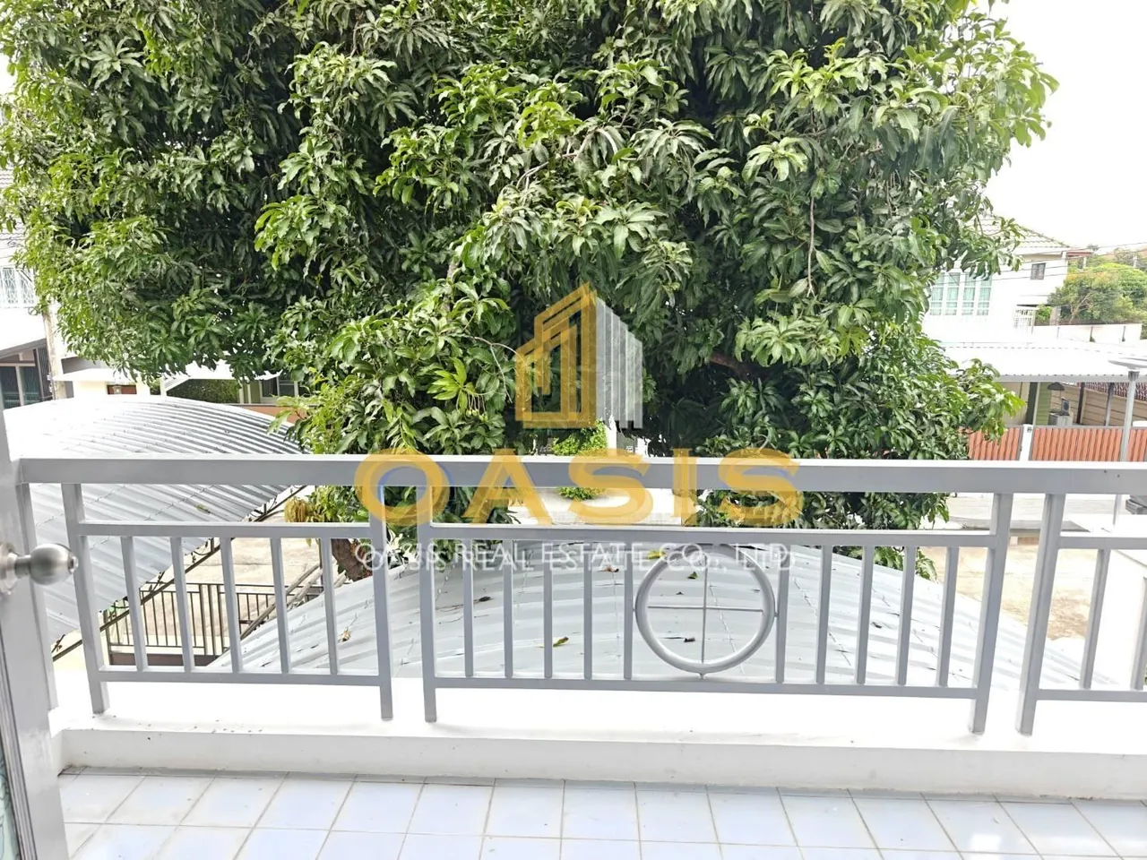  5-Storey Commercial Building Soi.Ratchadaphisek 22 – For Rent & Sale