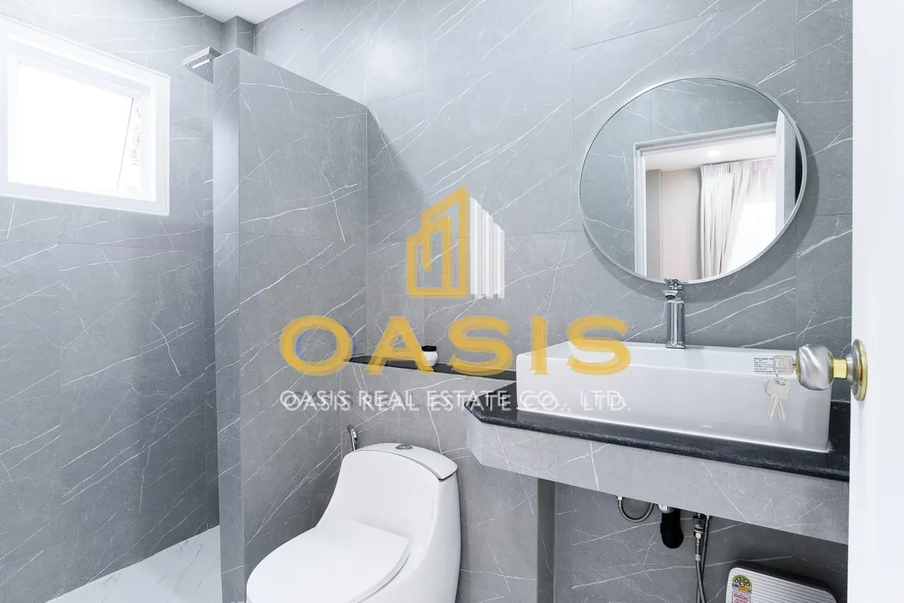 Baan Rim Hat House Modern 4-Bedroom Pool Villa for Sale