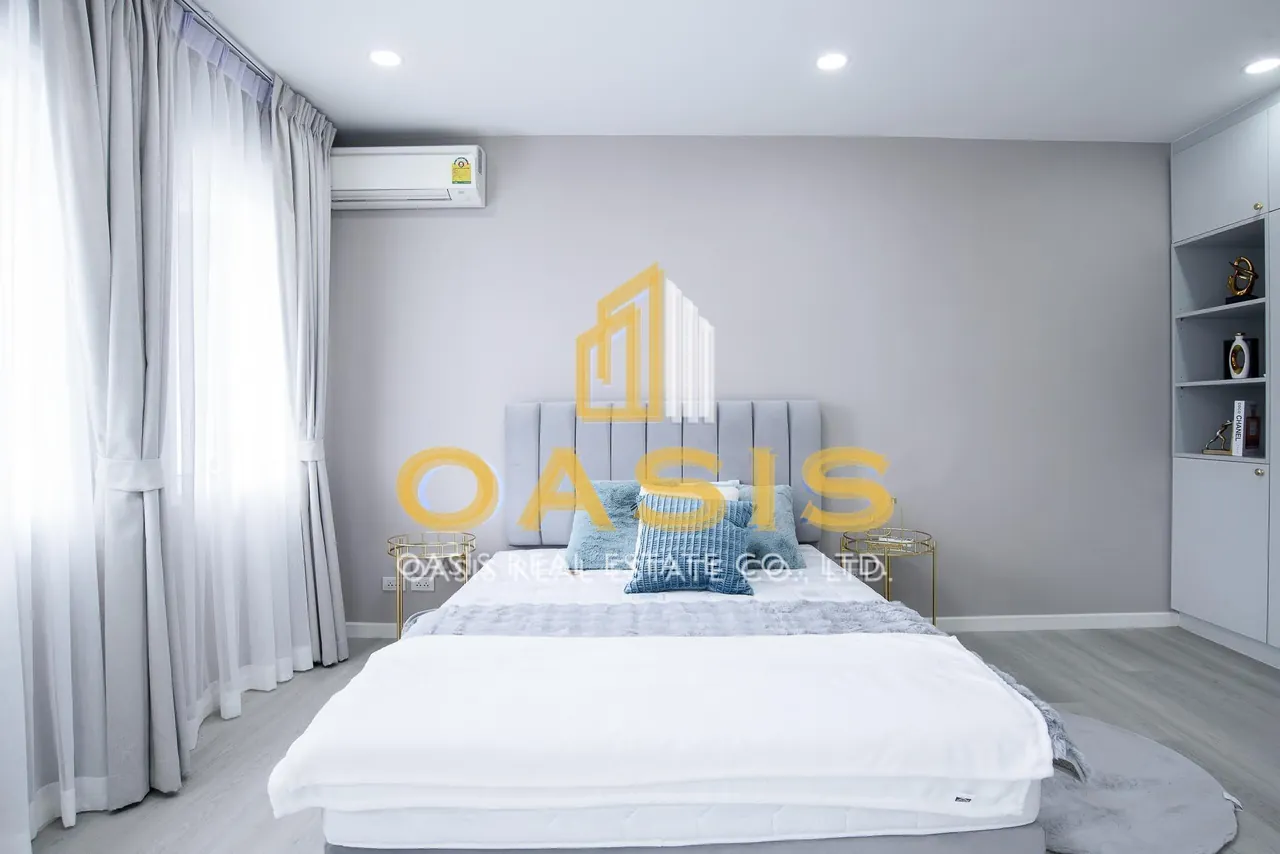 Baan Rim Hat House  Modern 4-Bedroom Pool Villa for Sale