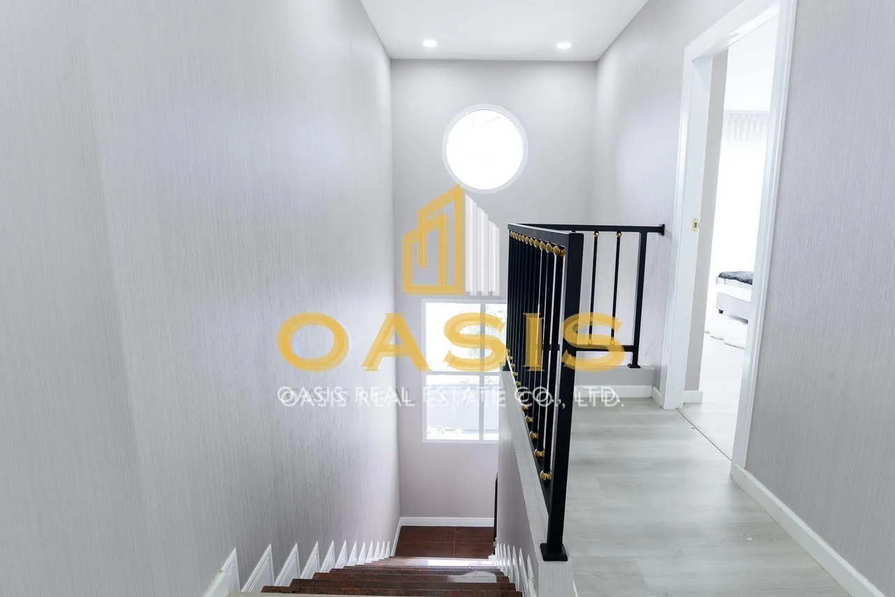Baan Rim Hat House Modern 4-Bedroom Pool Villa for Sale
