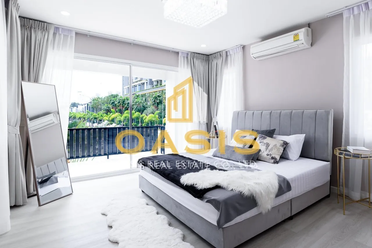 Baan Rim Hat House  Modern 4-Bedroom Pool Villa for Sale