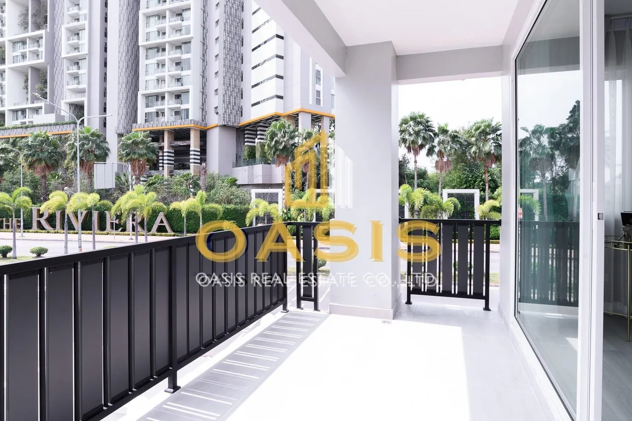 Baan Rim Hat House  Modern 4-Bedroom Pool Villa for Sale