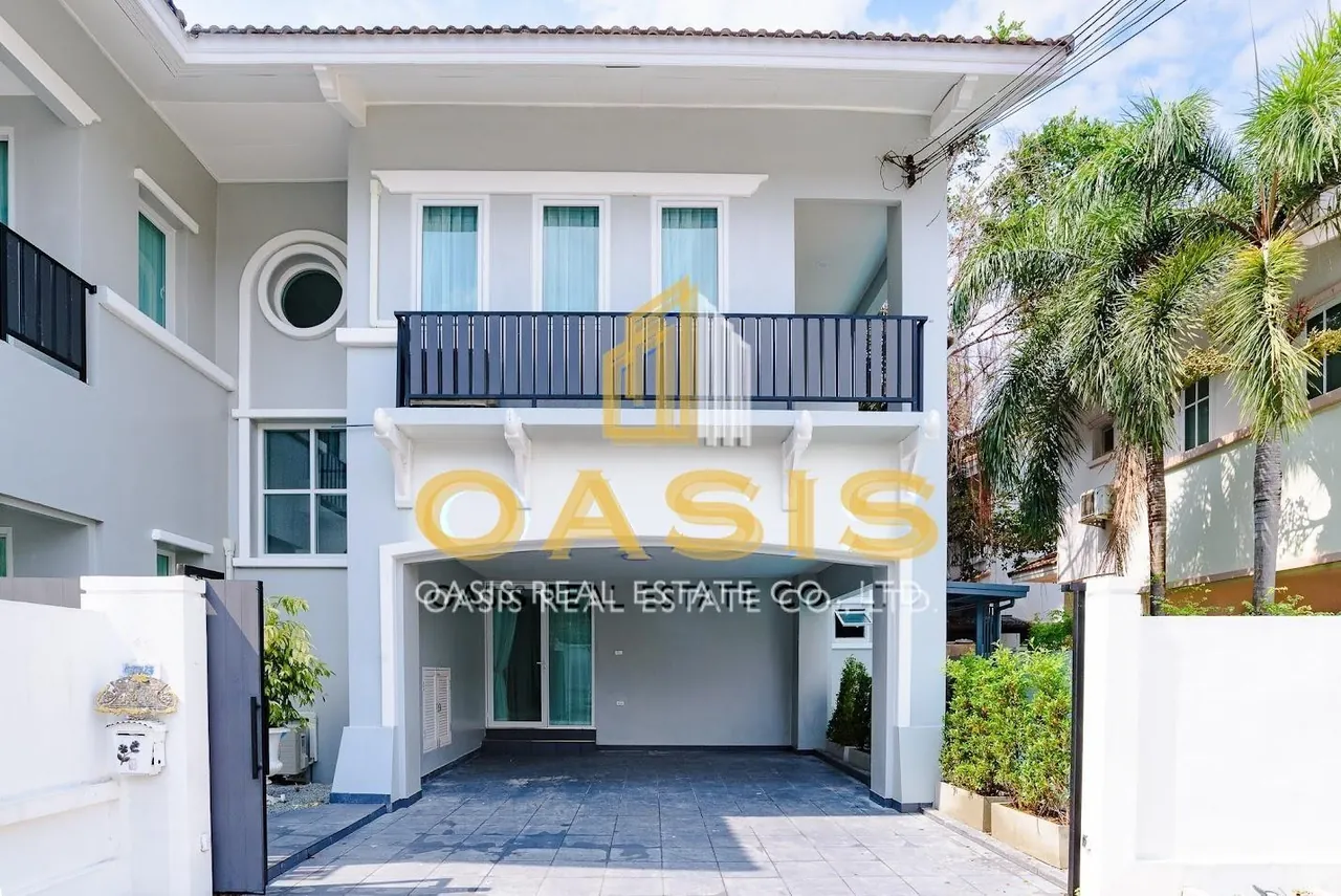Baan Rim Hat House Modern 4-Bedroom Pool Villa for Sale