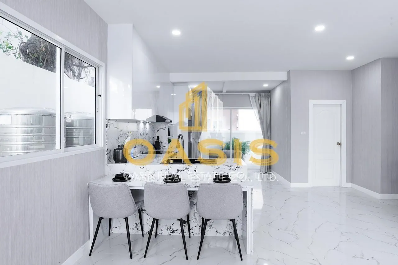 Baan Rim Hat House  Modern 4-Bedroom Pool Villa for Sale