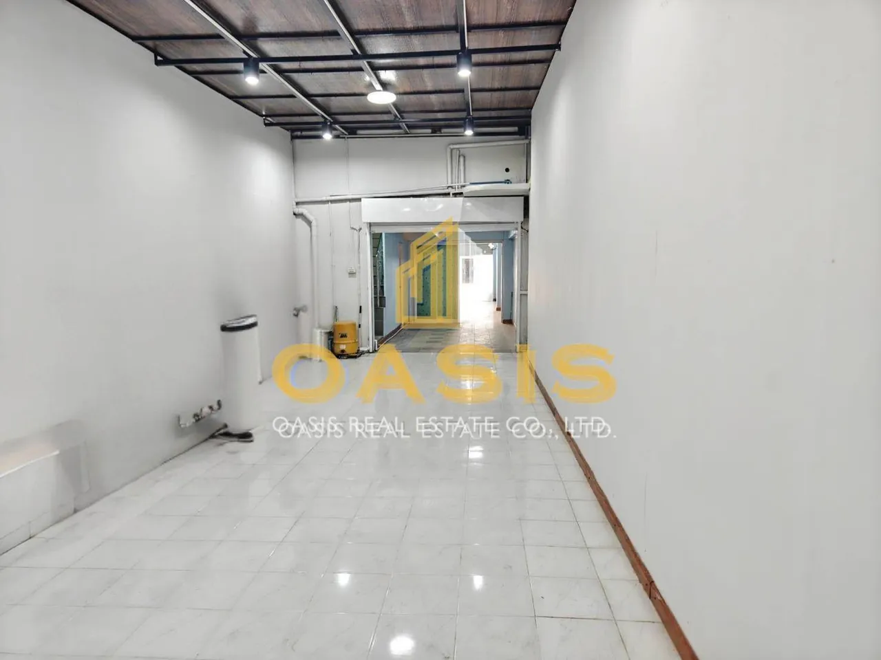 5-Storey Commercial Building Soi.Ratchadaphisek 22 – For Rent & Sale