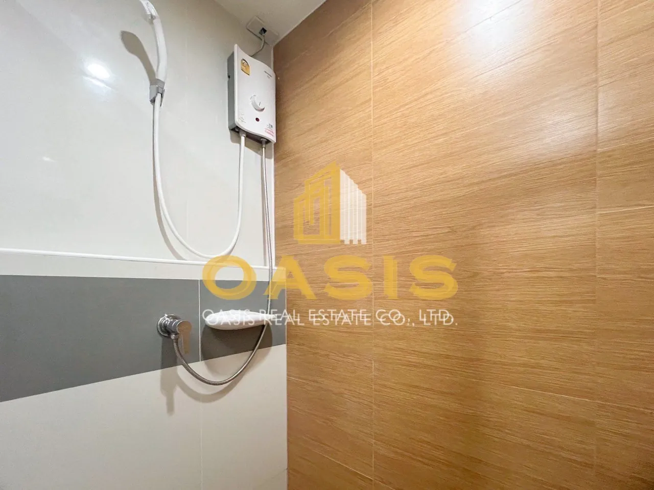 Rich Park @ Chao Phraya – Elegant High-Rise Living by the River For Rent