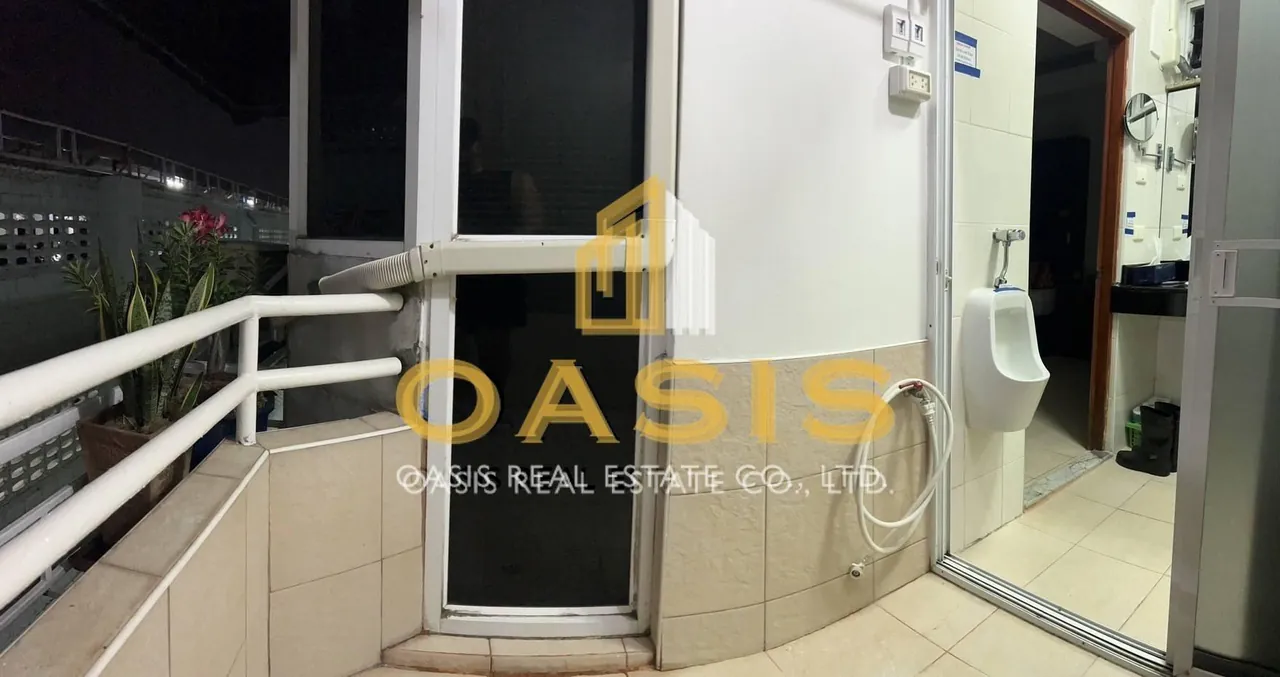 Spacious 1-Bedroom Condo in Central Pattaya for sale