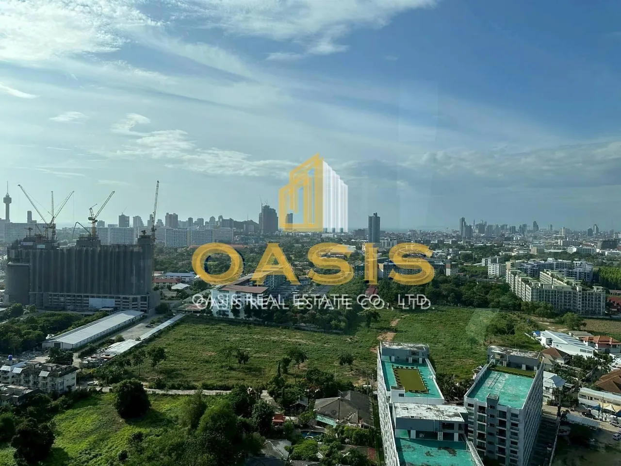 The Twin Tower Jomtien Beach, Pattaya High Floor Condo for Sale