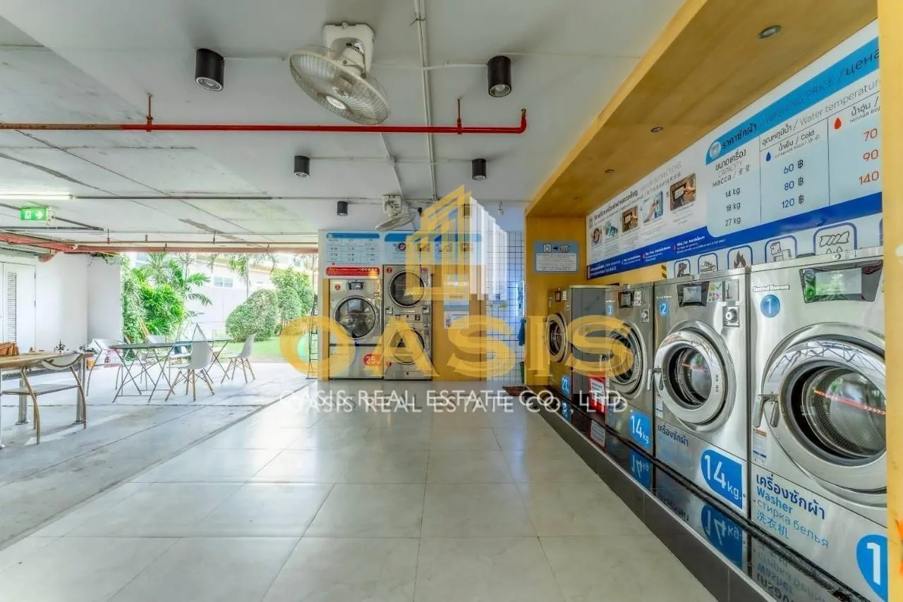 The Twin Tower Jomtien Beach, Pattaya High Floor Condo for Sale