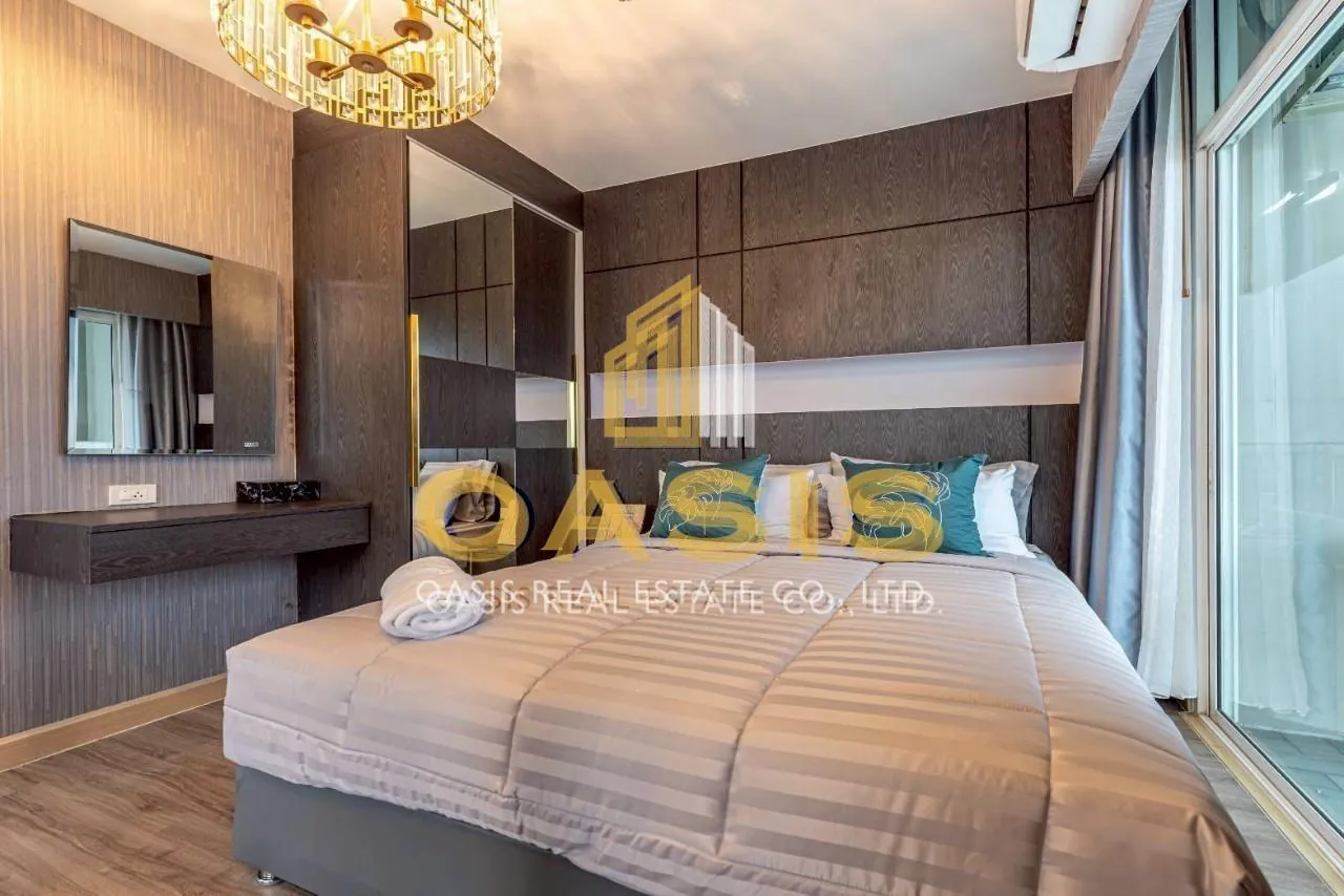 The Twin Tower Jomtien Beach, Pattaya High Floor Condo for Sale